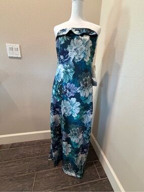 Sincerly Jules Strapless Floral Maxi Dress in Teal, Navy & White
